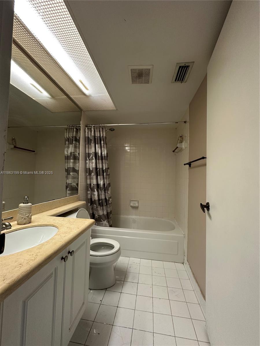 2653 Se 20th Ct 105-d Property Photo 4