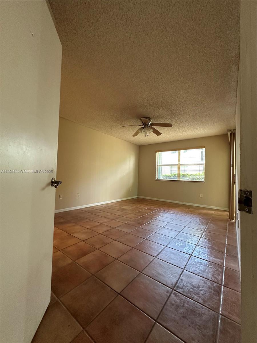 2653 Se 20th Ct 105-d Property Photo 8