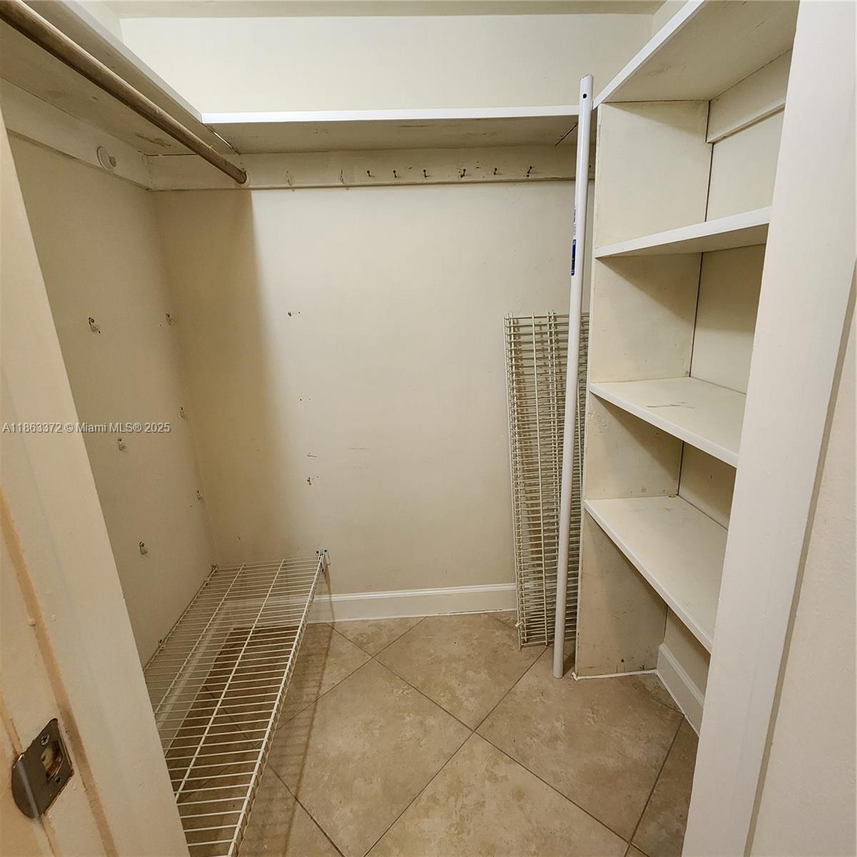 2170 Ne 51st Ct C3 Property Photo 8