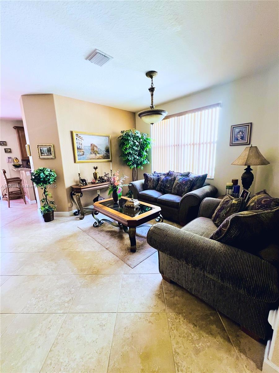 2499 Se 14th St Property Photo 6