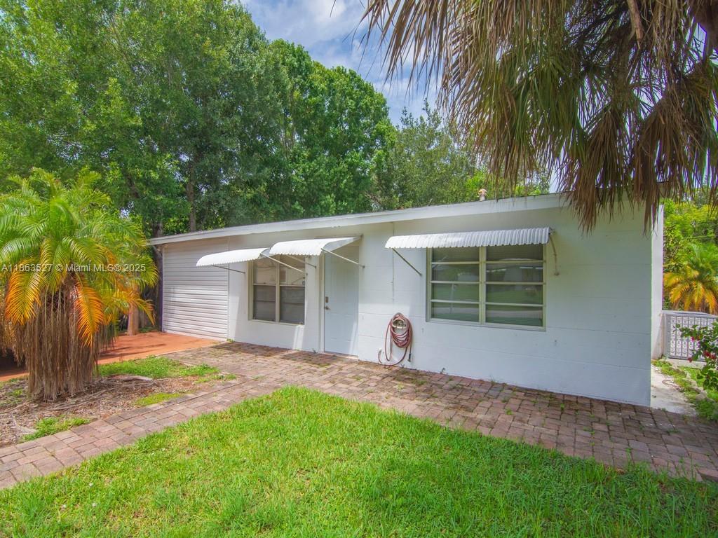 1650 5 Ave Property Photo 3