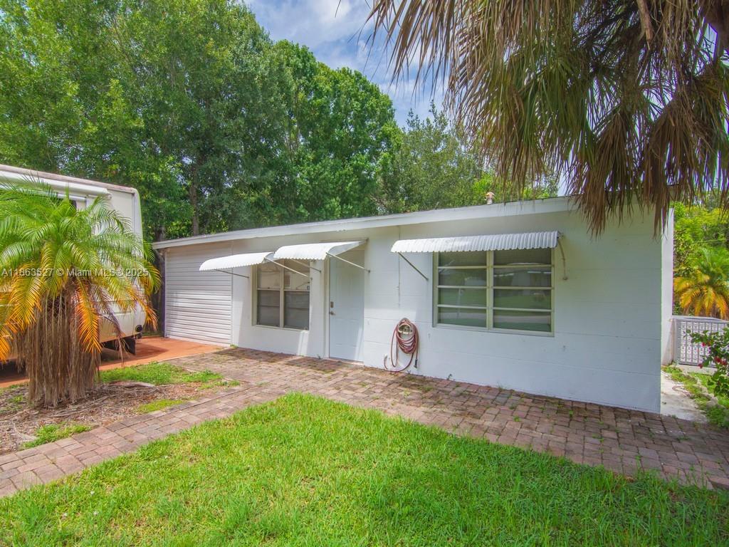 1650 5 Ave Property Photo 4
