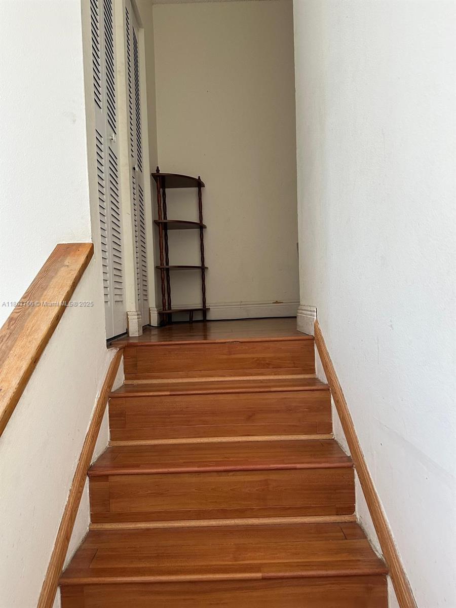 11208 Sw 67th Ter Property Photo 6