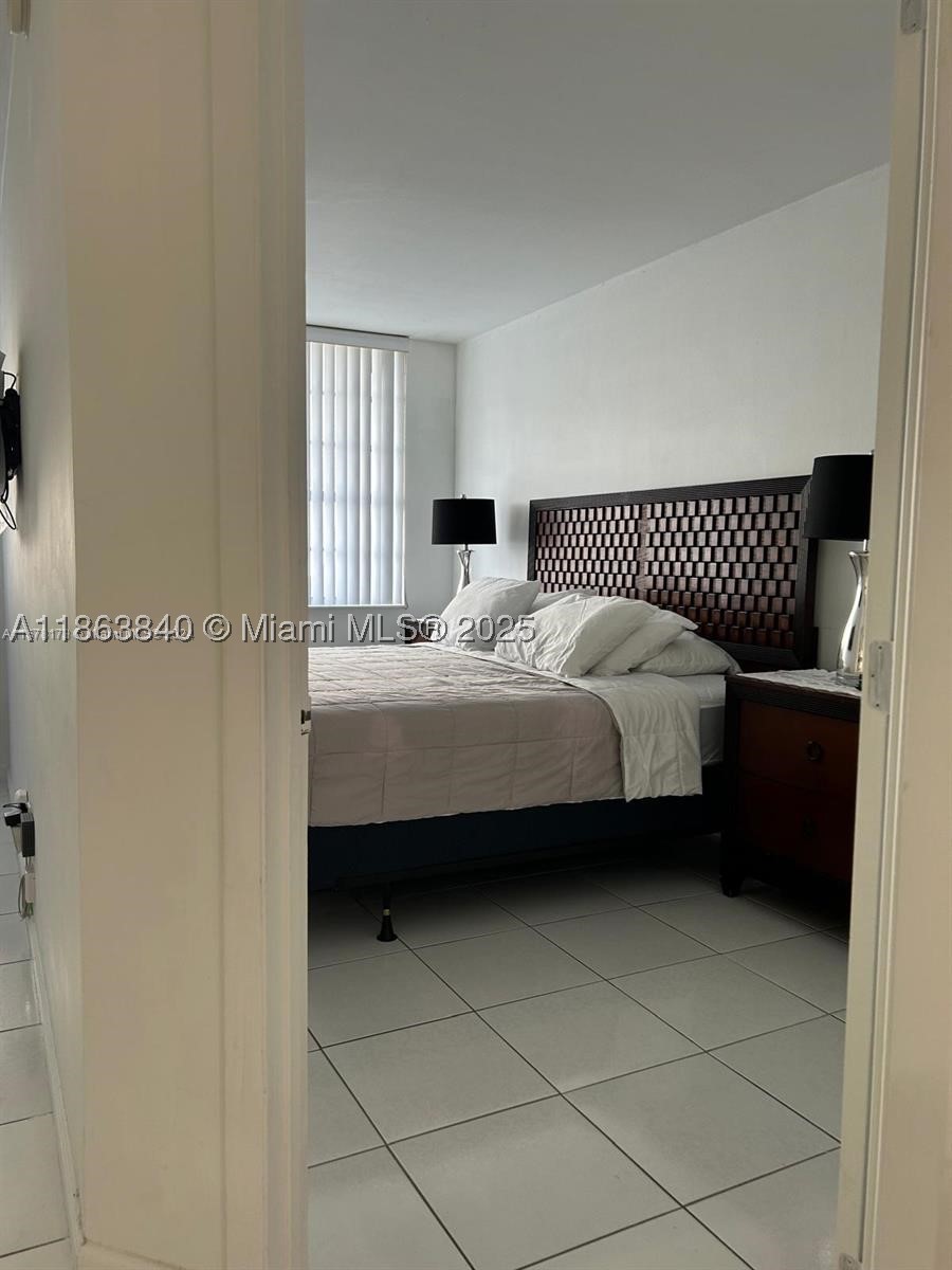 100 Lincoln Rd 437 Property Photo 3
