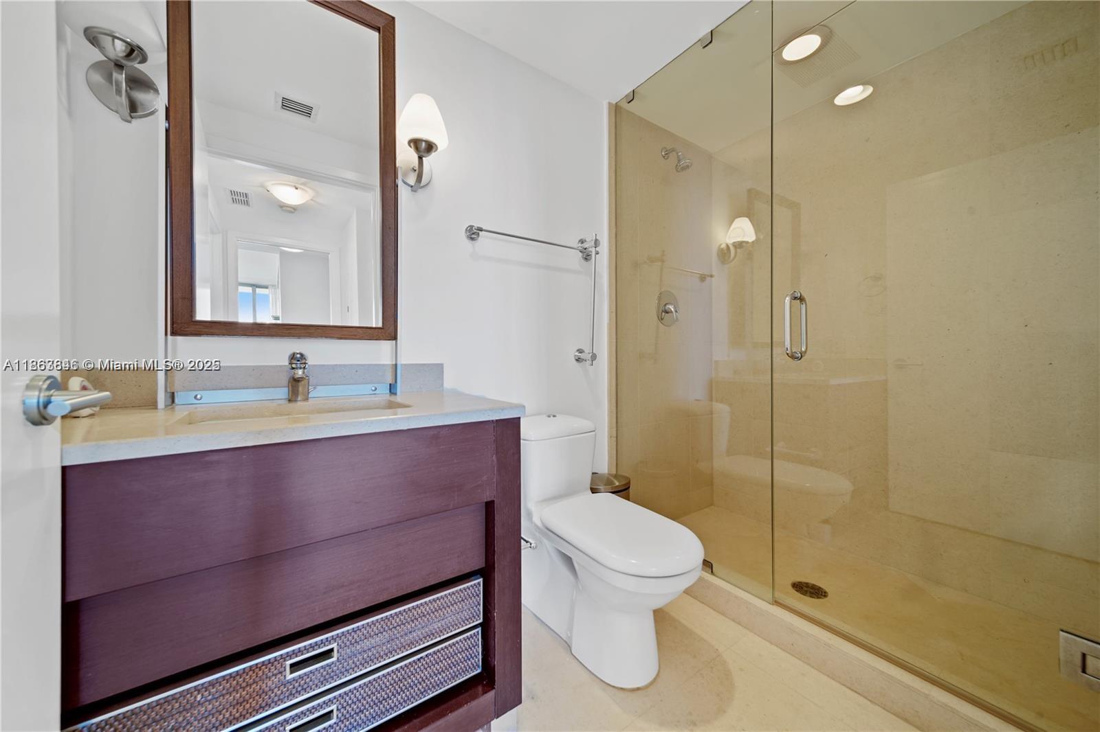 6899 Collins Ave 808 Property Photo 30