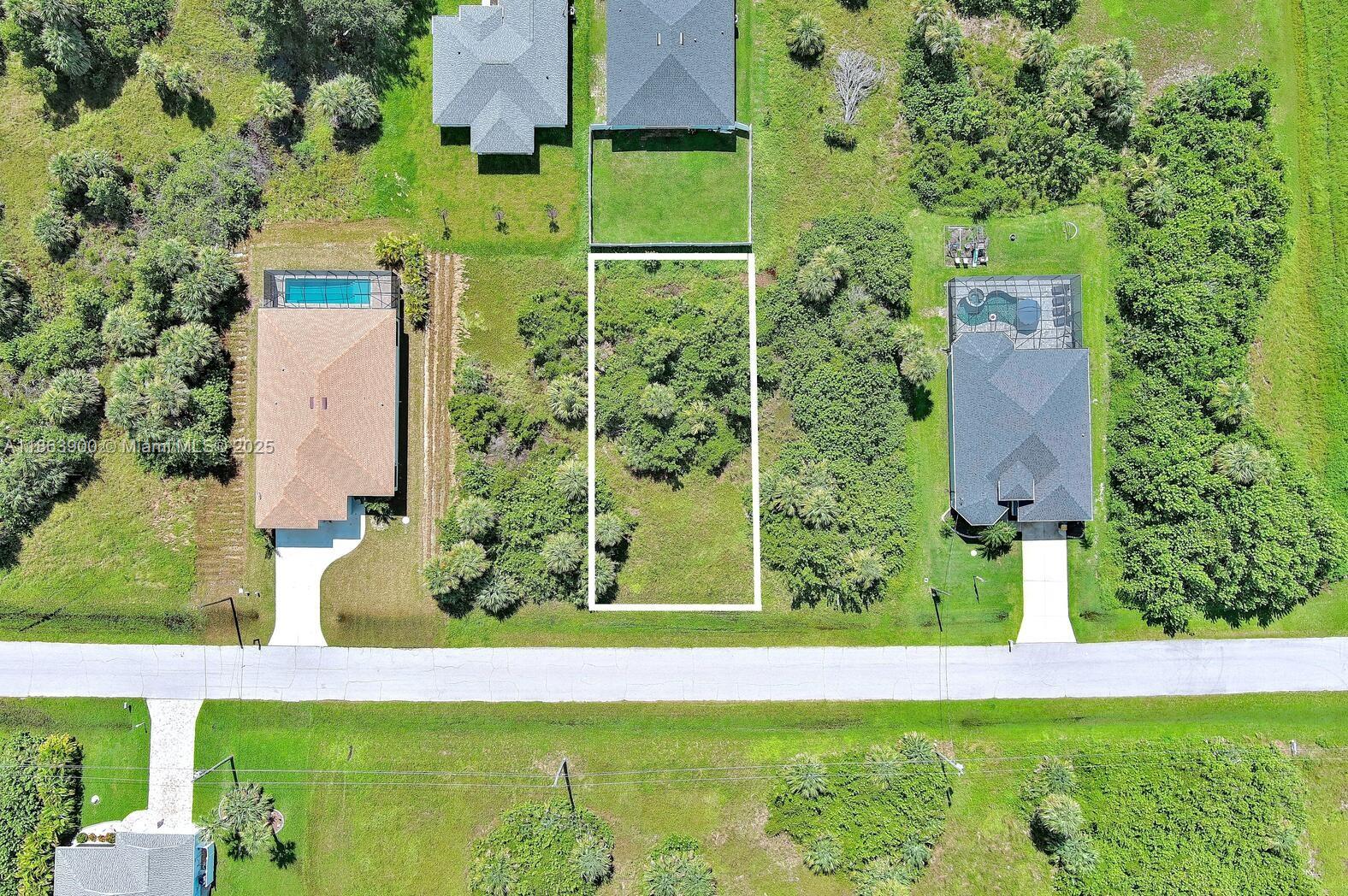 148 Spring Dr Property Photo 1