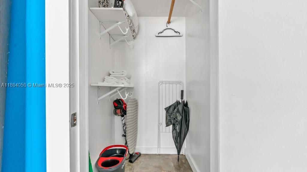 865 Collins Ave 207 Property Photo 17