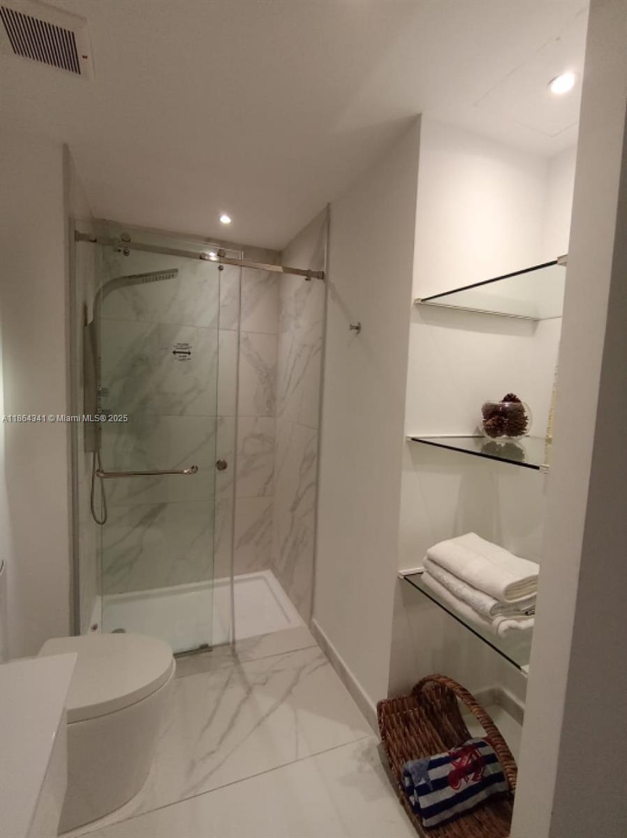 A11864341 Property Photo 10