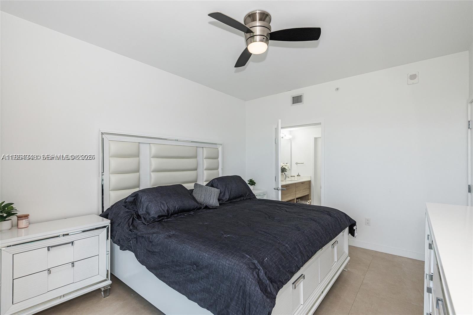 16385 Biscayne Blvd 2118 Property Photo 7