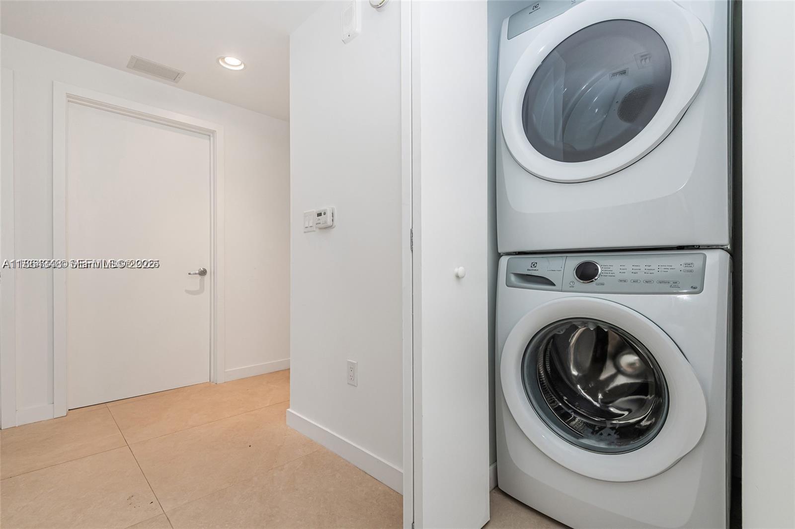 16385 Biscayne Blvd 2118 Property Photo 12