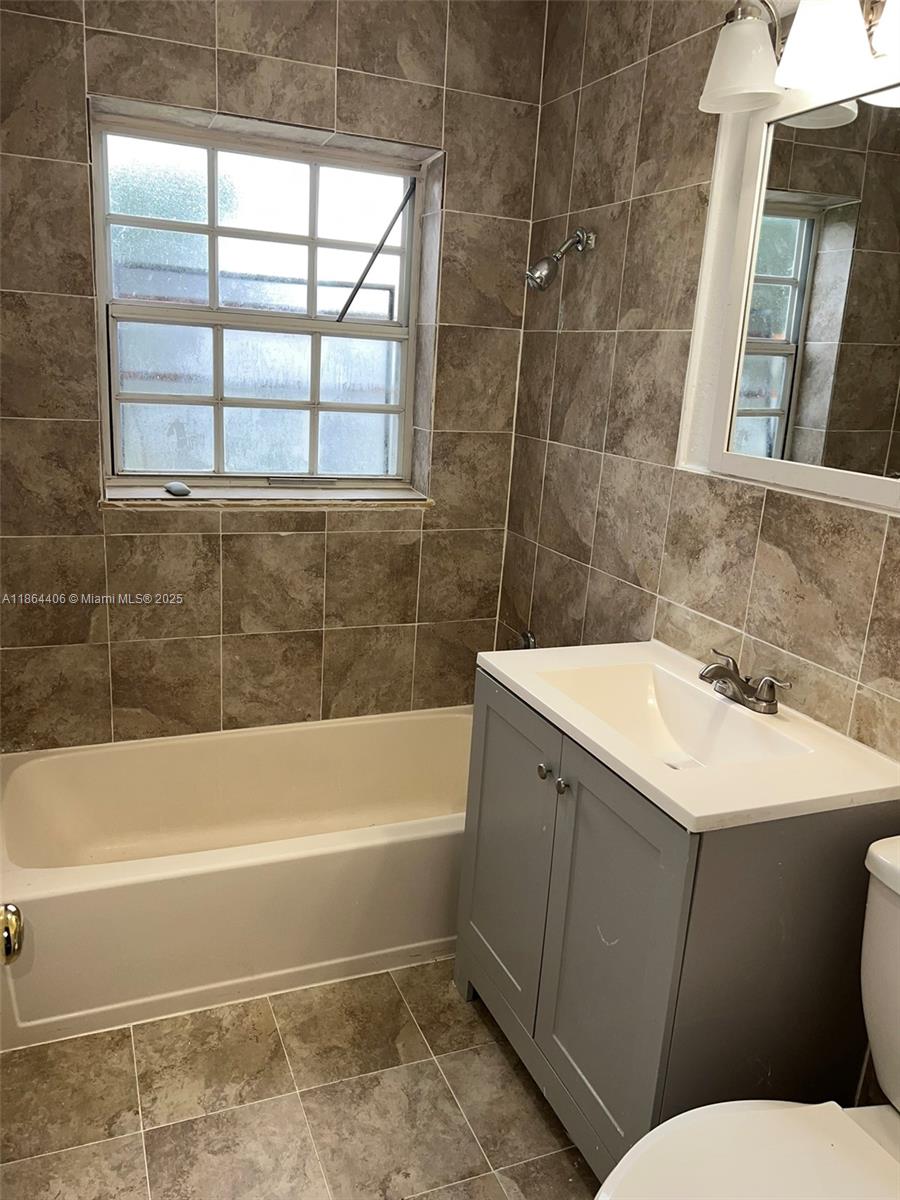 802 S 24th Ave Property Photo 10