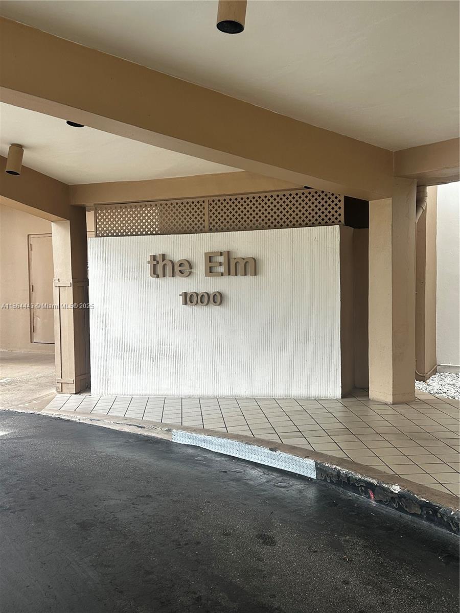 1000 Saint Charles Pl 413 Property Photo 1