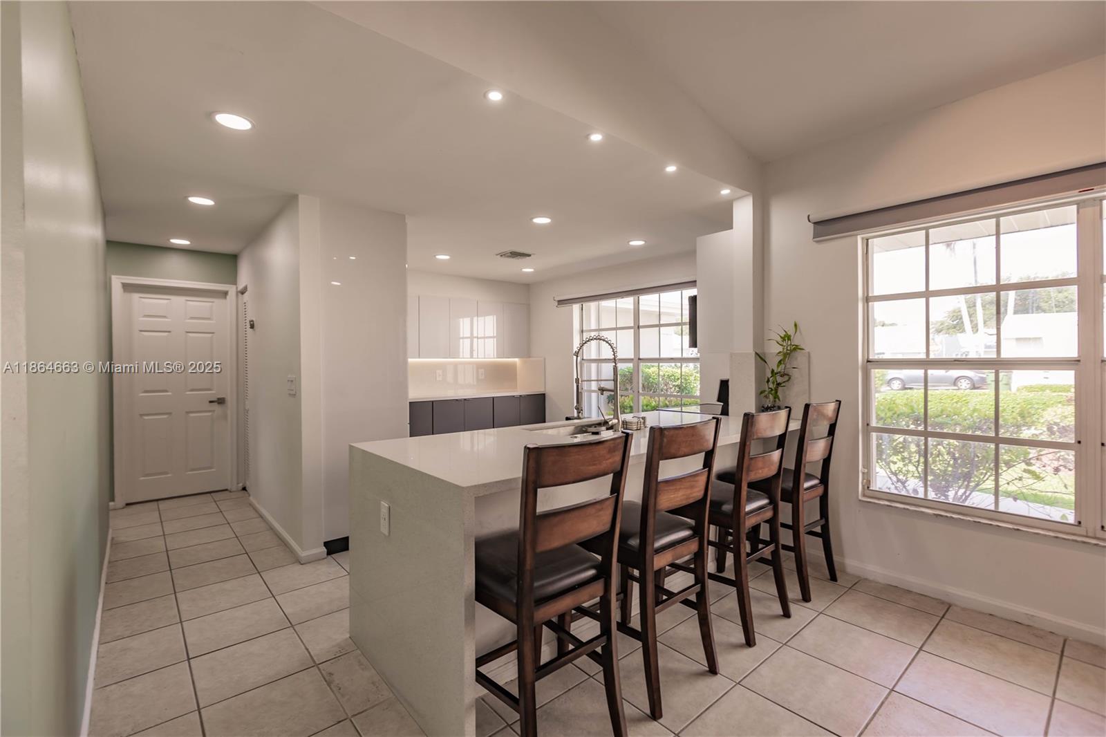 2235 Se 6th Ct Property Photo 7