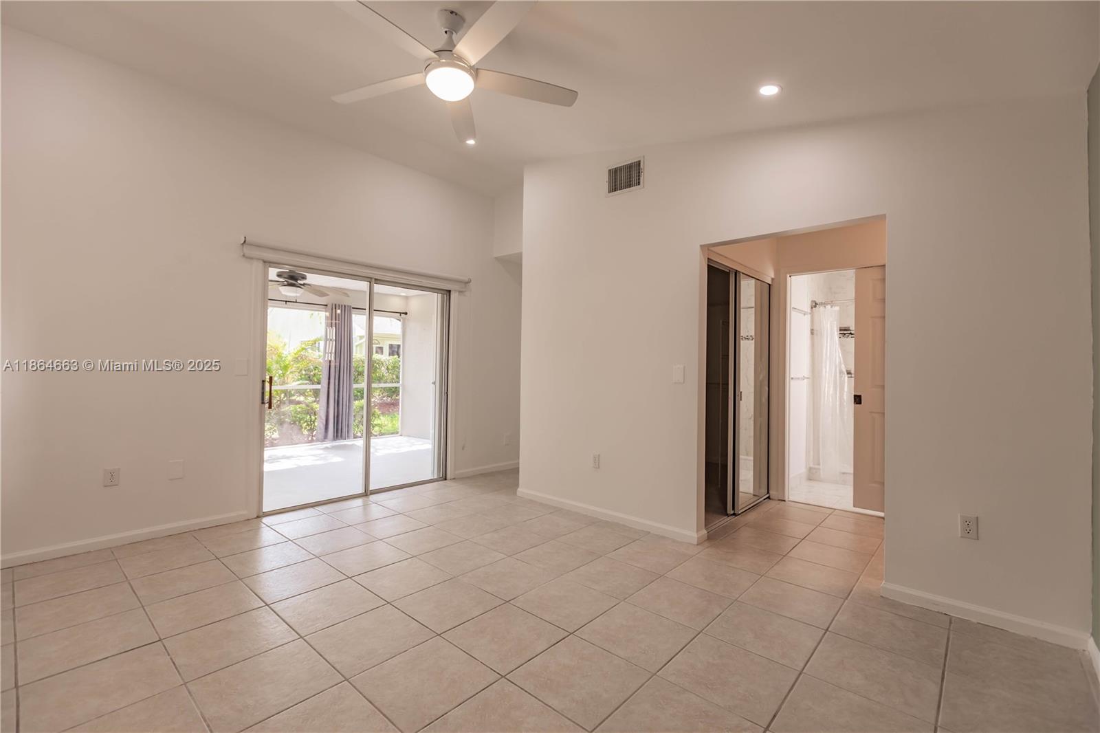 2235 Se 6th Ct Property Photo 12