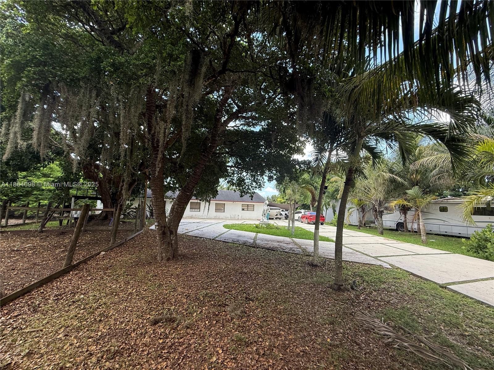15765 Sw 206th Ave Property Photo 3