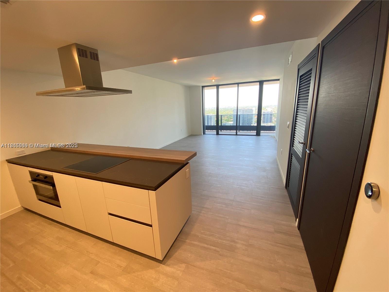 1000 Brickell Plz 3010 Property Photo 3