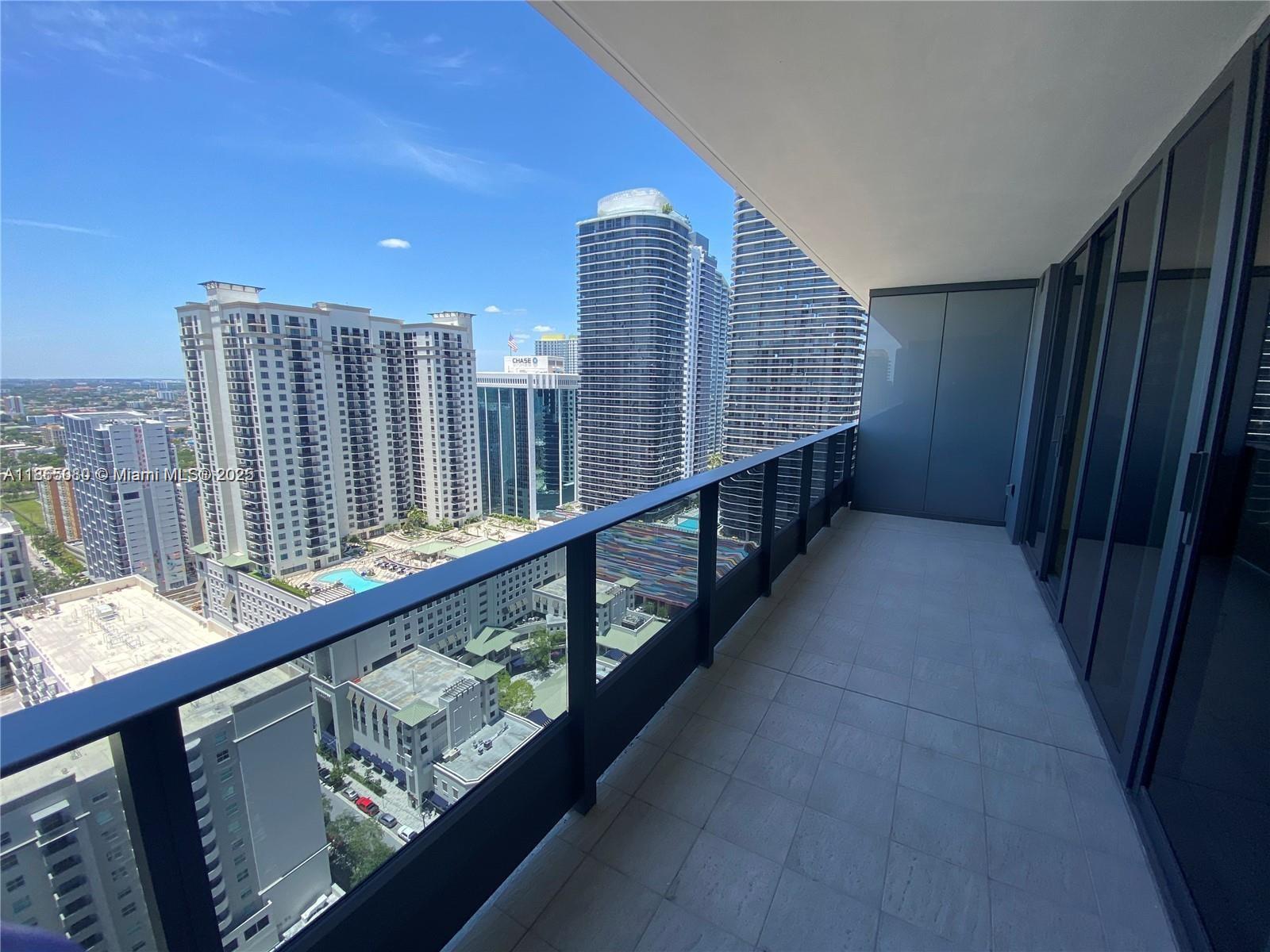 1000 Brickell Plz 3010 Property Photo 11