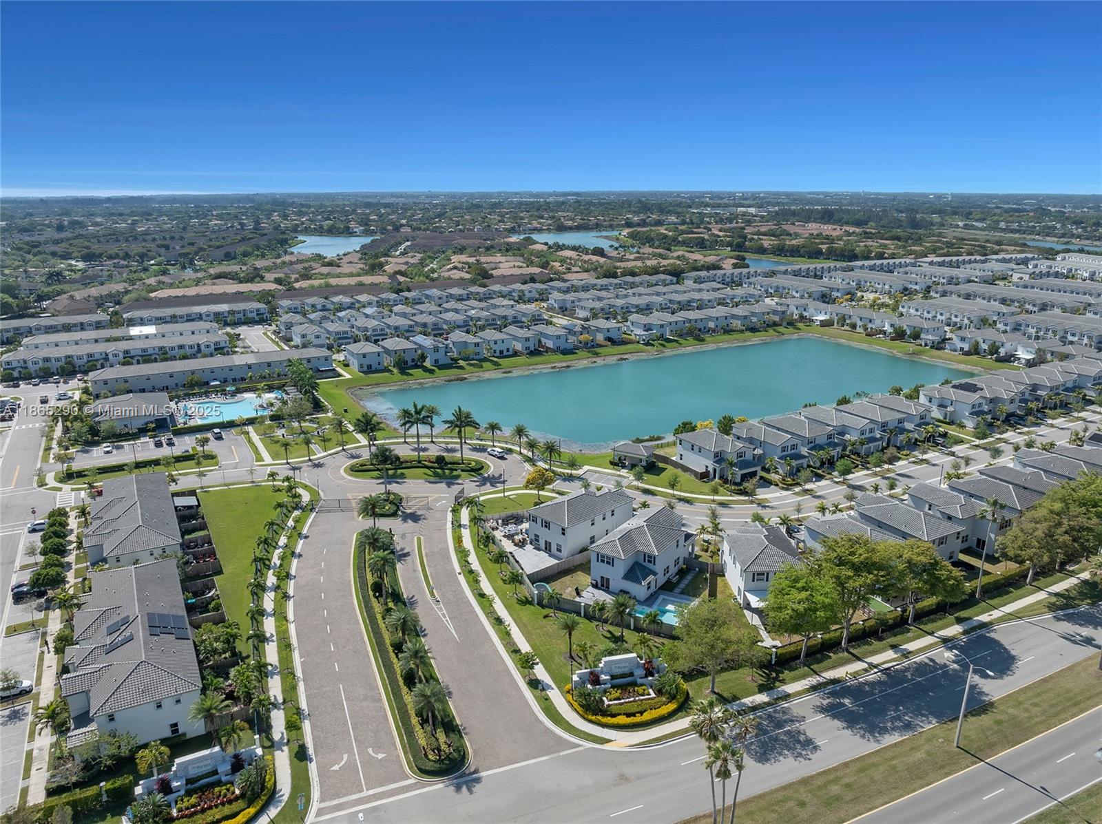 2608 Se 11th Ct 2608 Property Photo 3