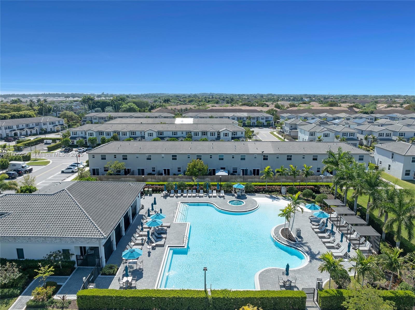 2608 Se 11th Ct 2608 Property Photo 4