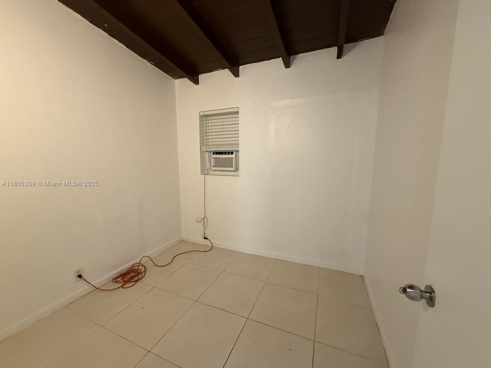 381 Nw 16th St 0 Property Photo 7