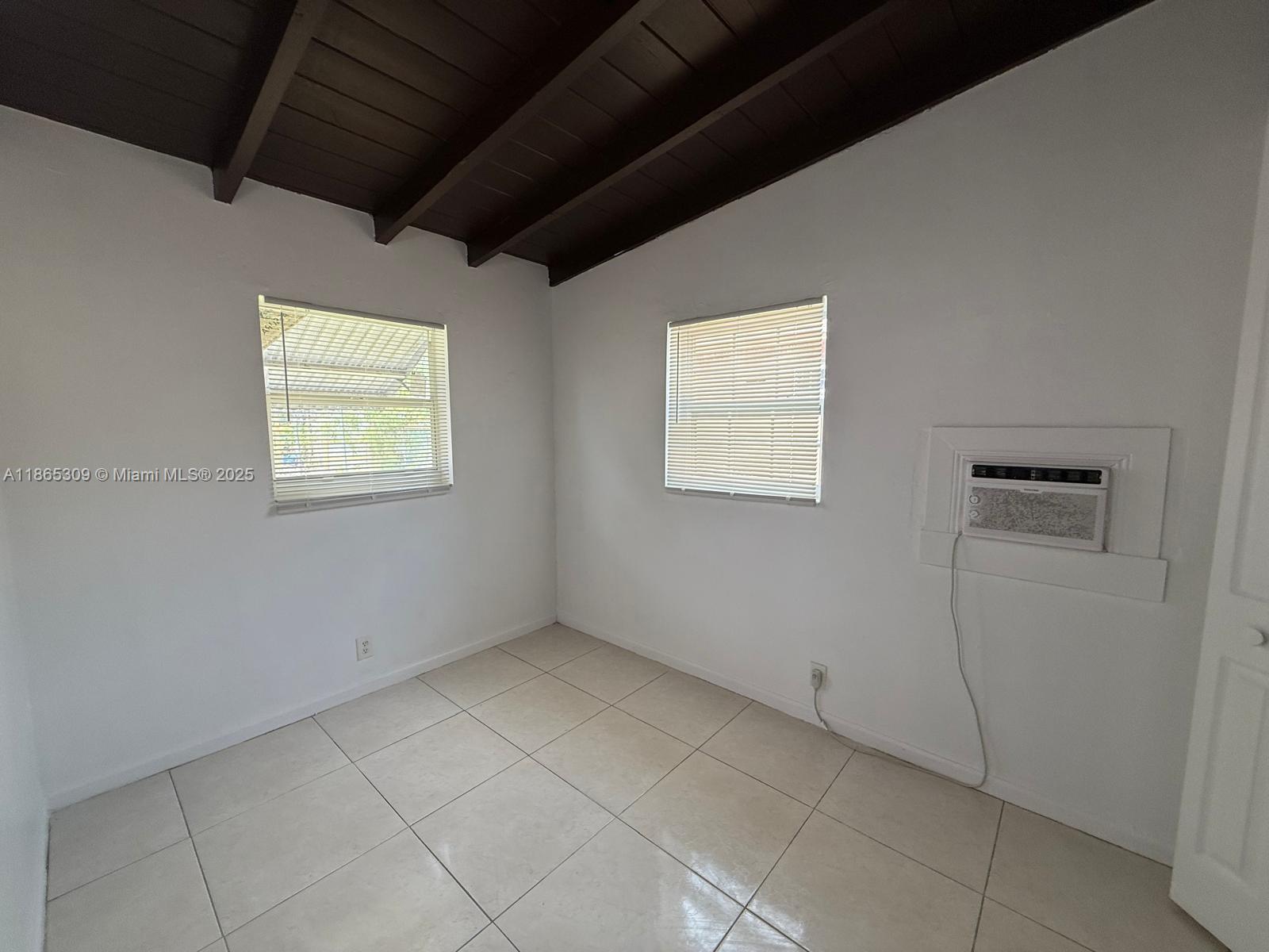 381 Nw 16th St 0 Property Photo 8