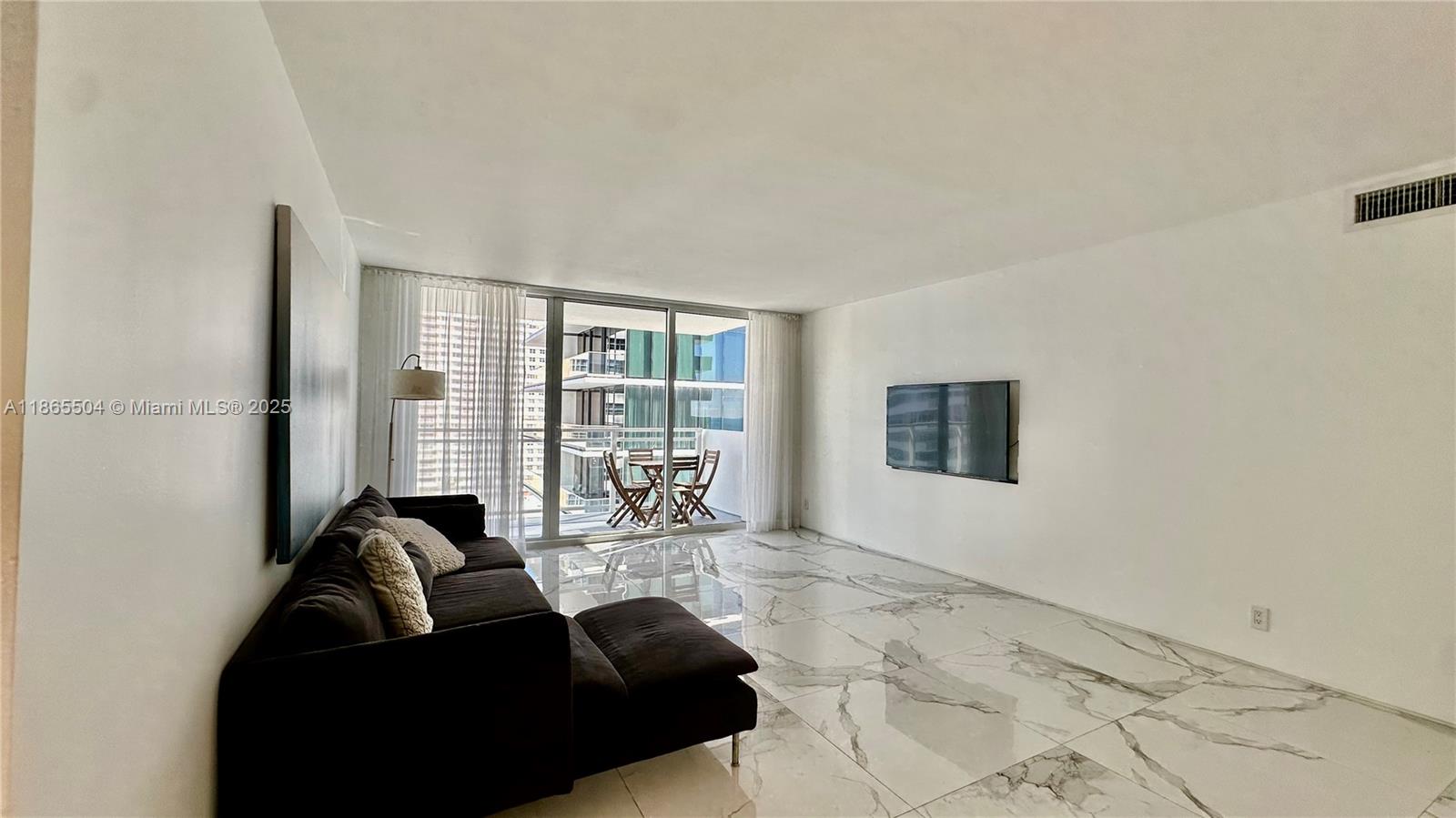 2030 S Ocean Dr 1022 Property Photo 4