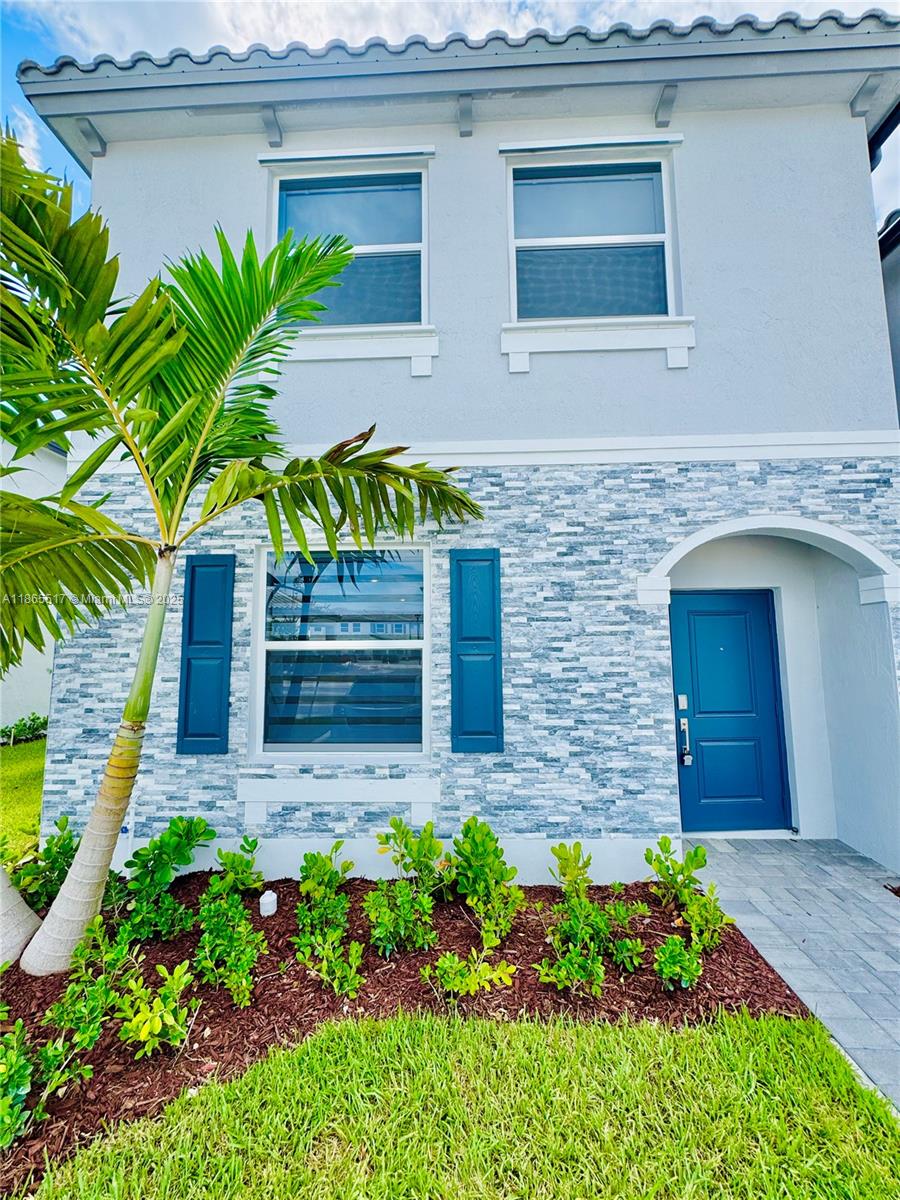 124 SE 10th Ct 124 Property Photo 1