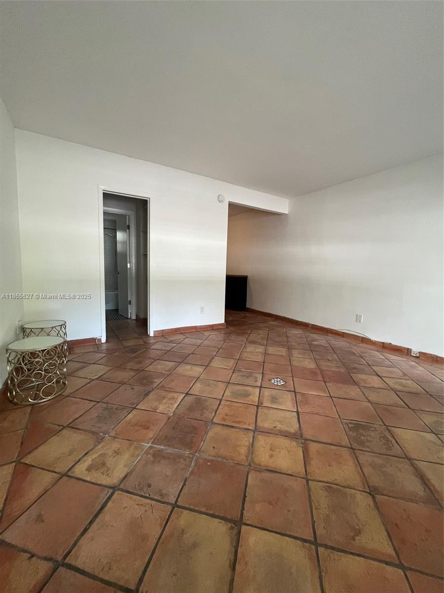 645 Ne 77th St 6 Property Photo 7