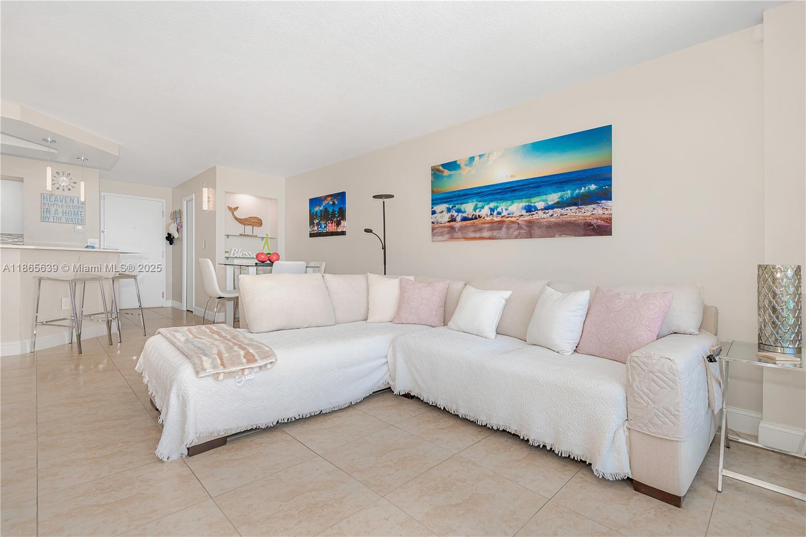 6917 Collins Ave 511 Property Photo 3