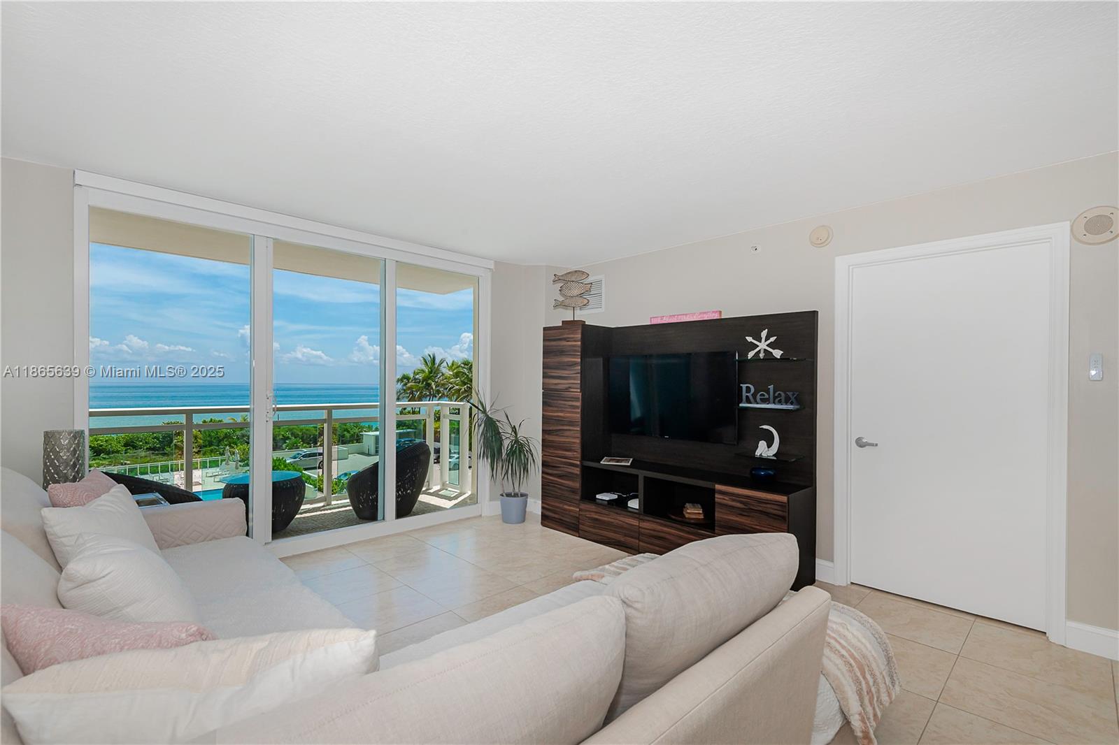 6917 Collins Ave 511 Property Photo 4
