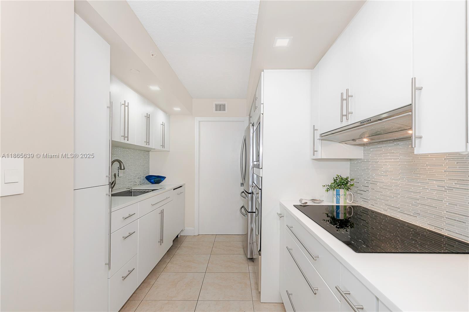 6917 Collins Ave 511 Property Photo 10