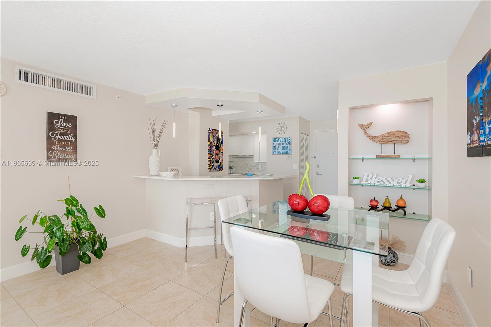 6917 Collins Ave 511 Property Photo 17