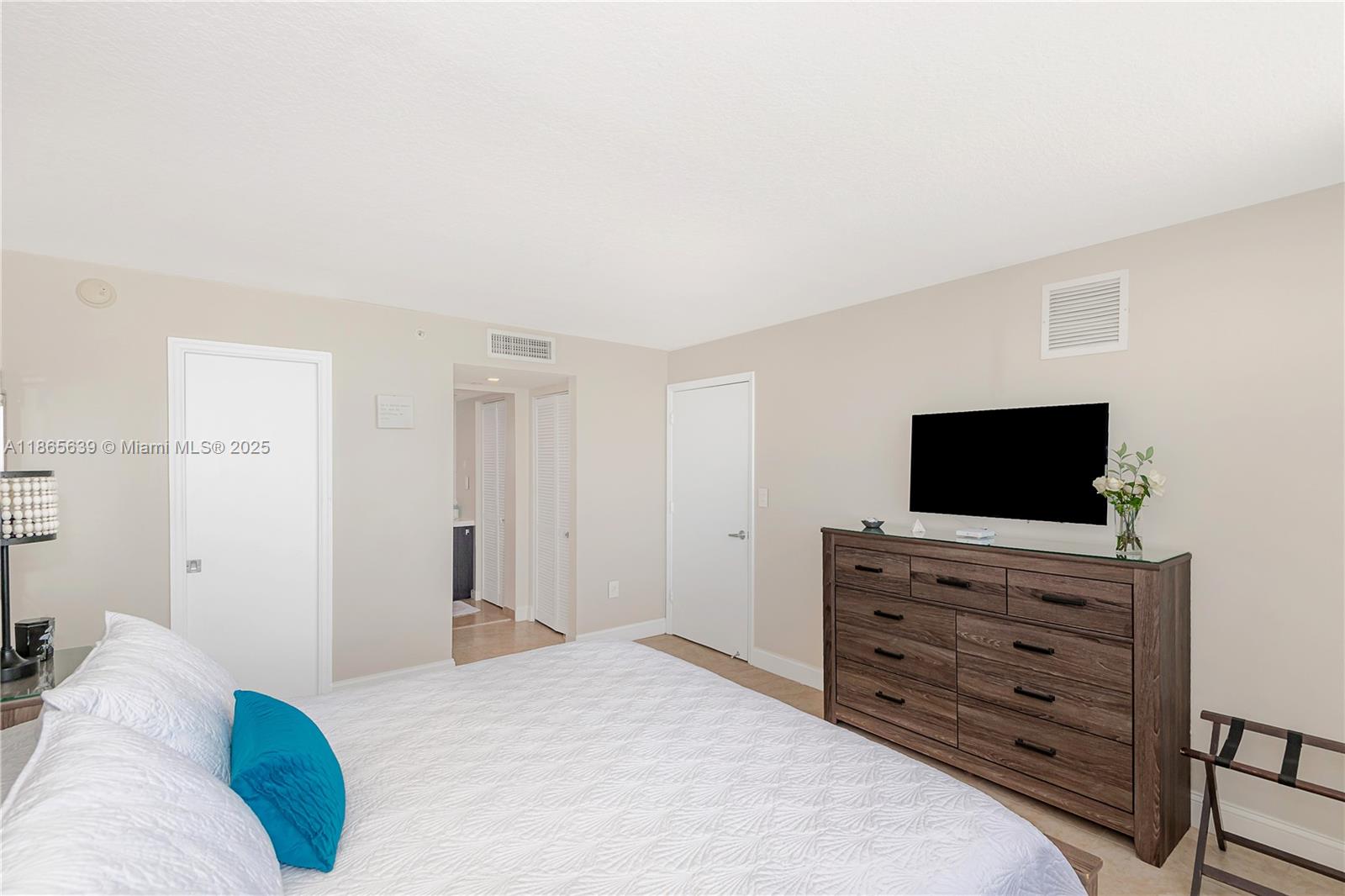 6917 Collins Ave 511 Property Photo 21