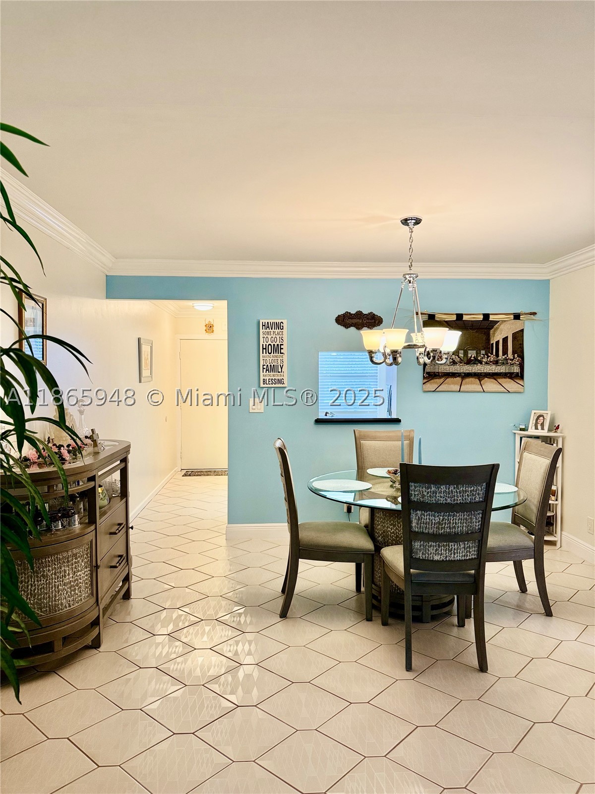 2405 Antigua Cir M4 Property Photo 13