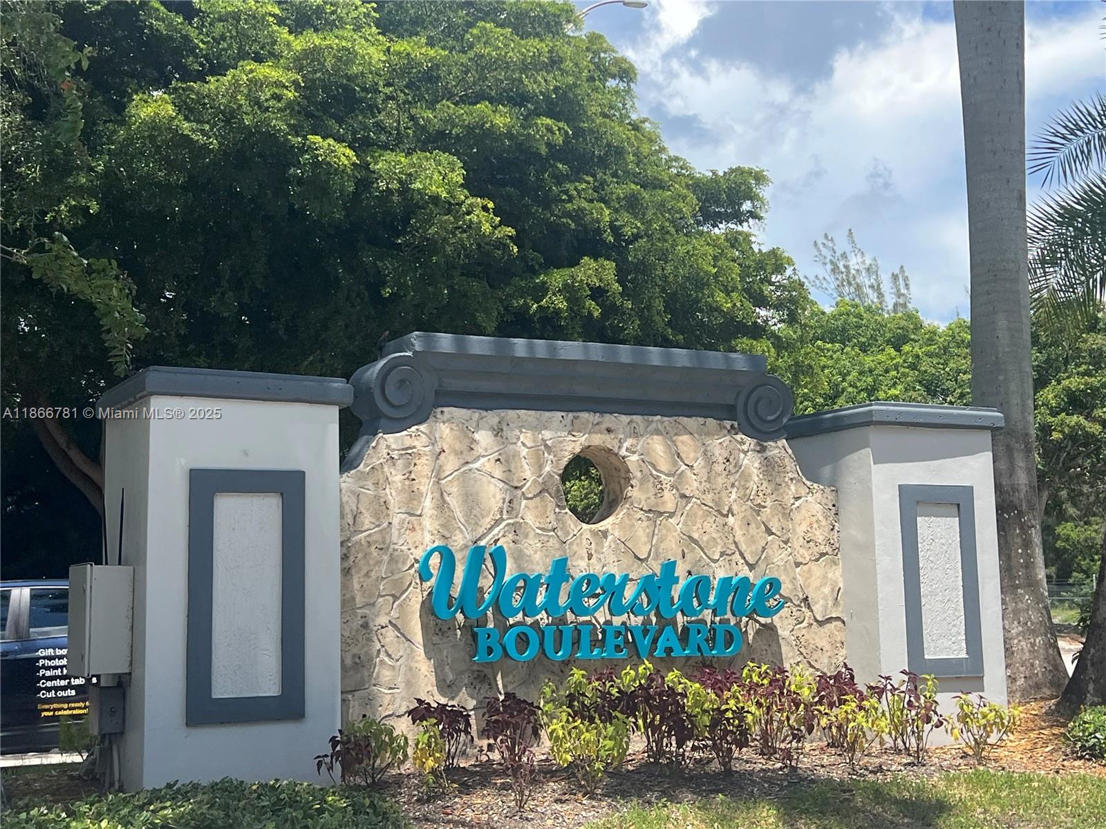 4287 Ne 9th St Property Photo 2