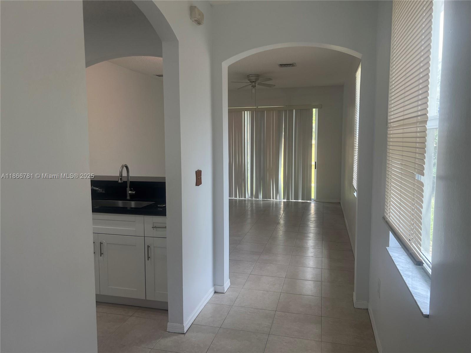 4287 Ne 9th St Property Photo 5