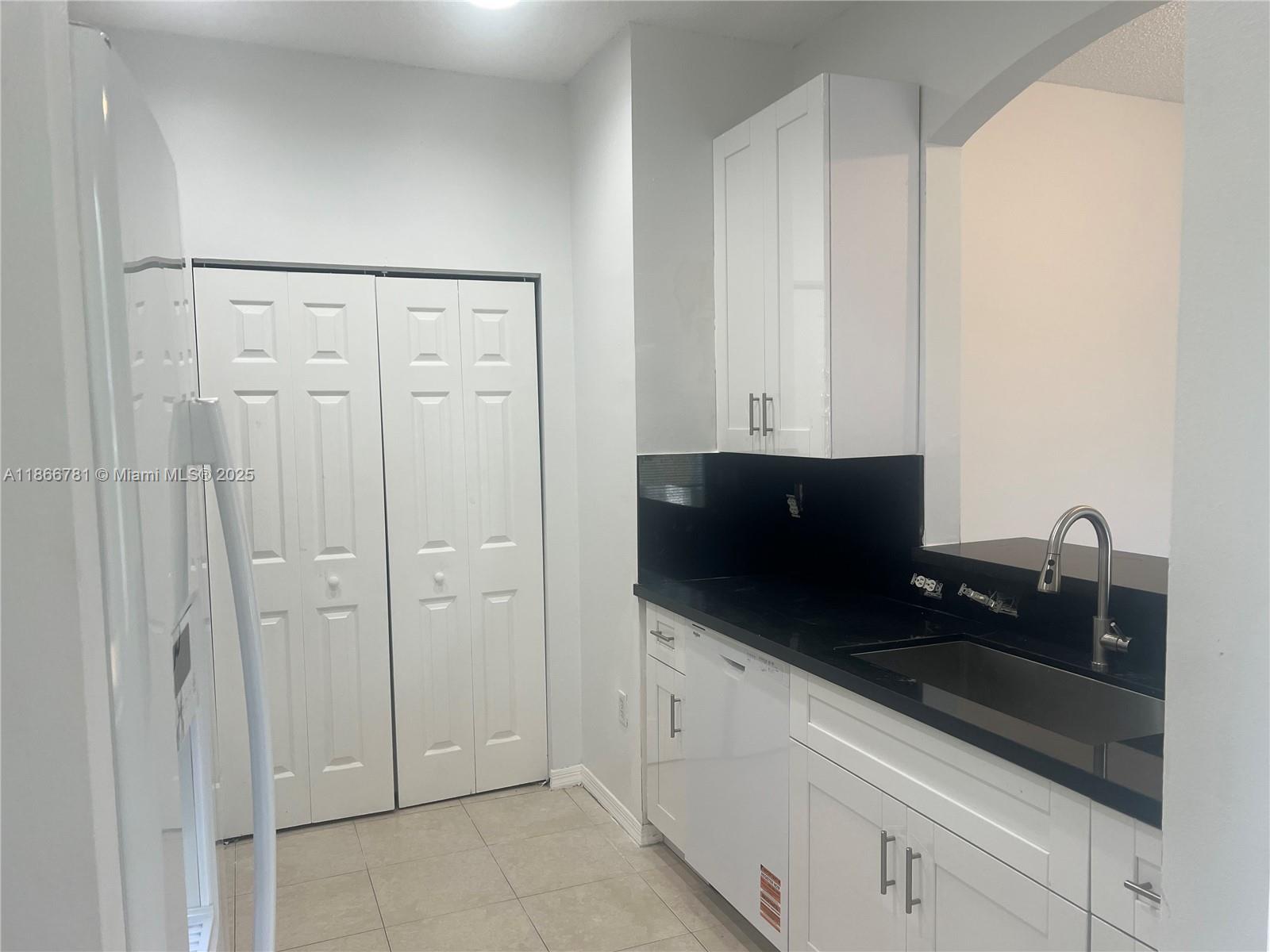 4287 Ne 9th St Property Photo 10