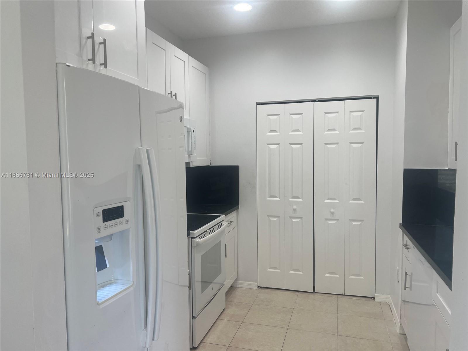 4287 Ne 9th St Property Photo 13