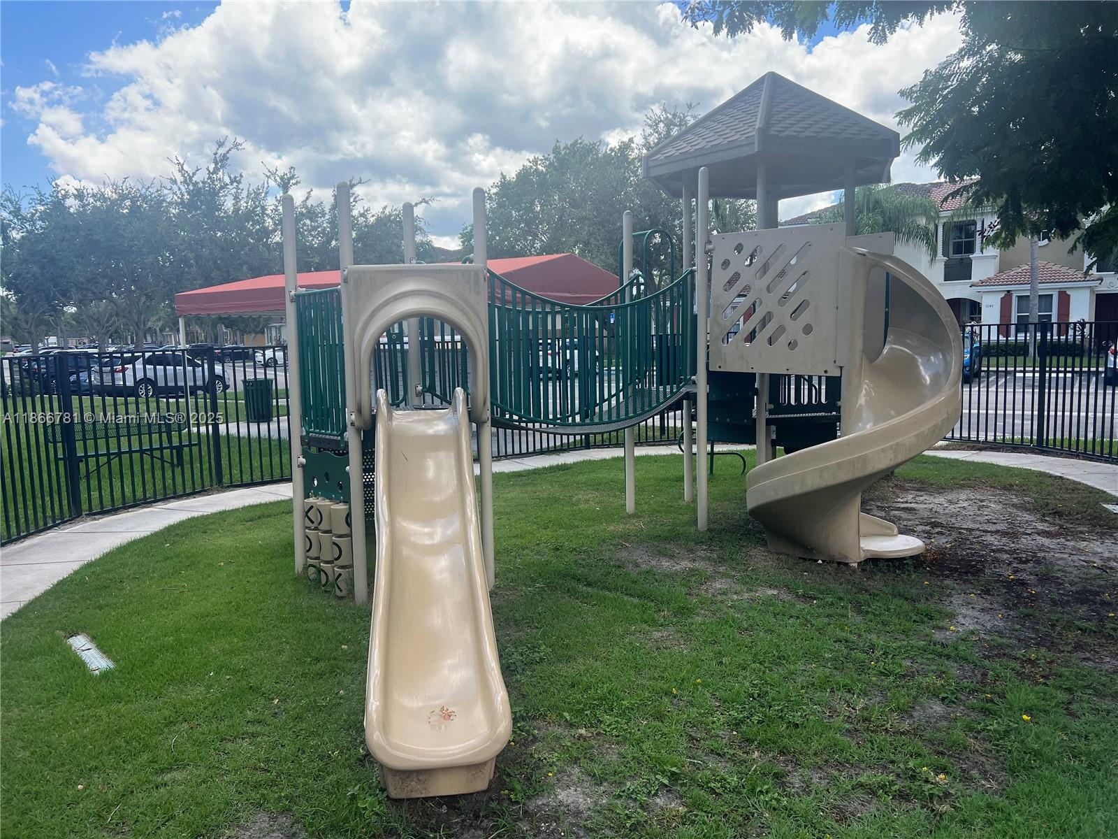 4287 Ne 9th St Property Photo 23