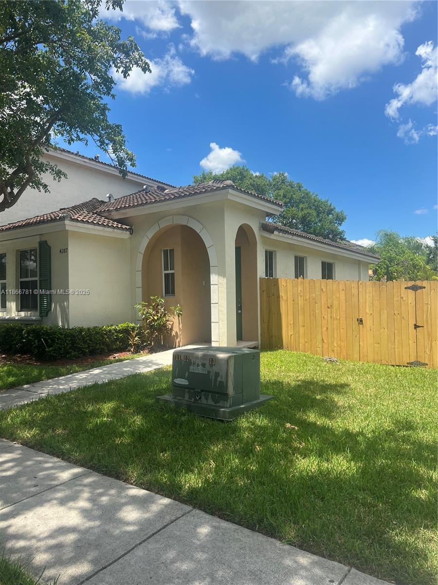 4287 Ne 9th St Property Photo 25