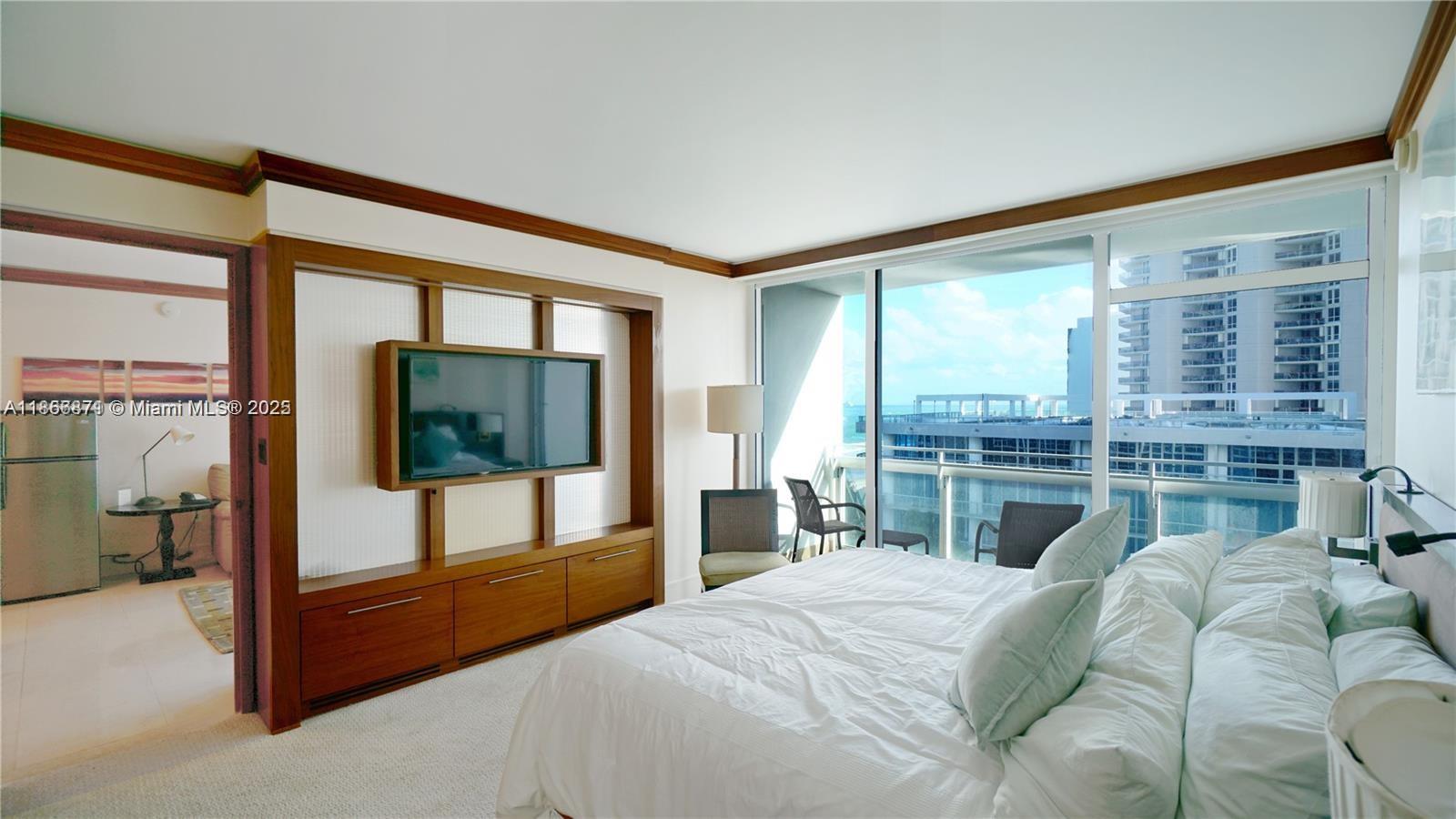 6801 Collins Ave 710 Property Photo 4