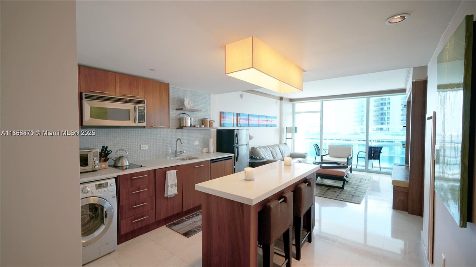 6801 Collins Ave 710 Property Photo 6