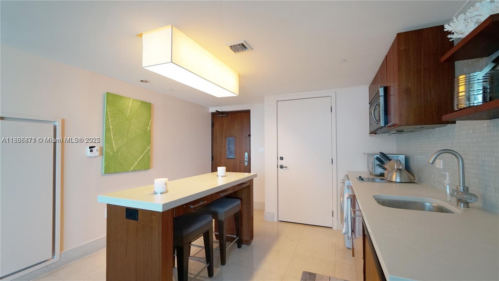 6801 Collins Ave 710 Property Photo 8