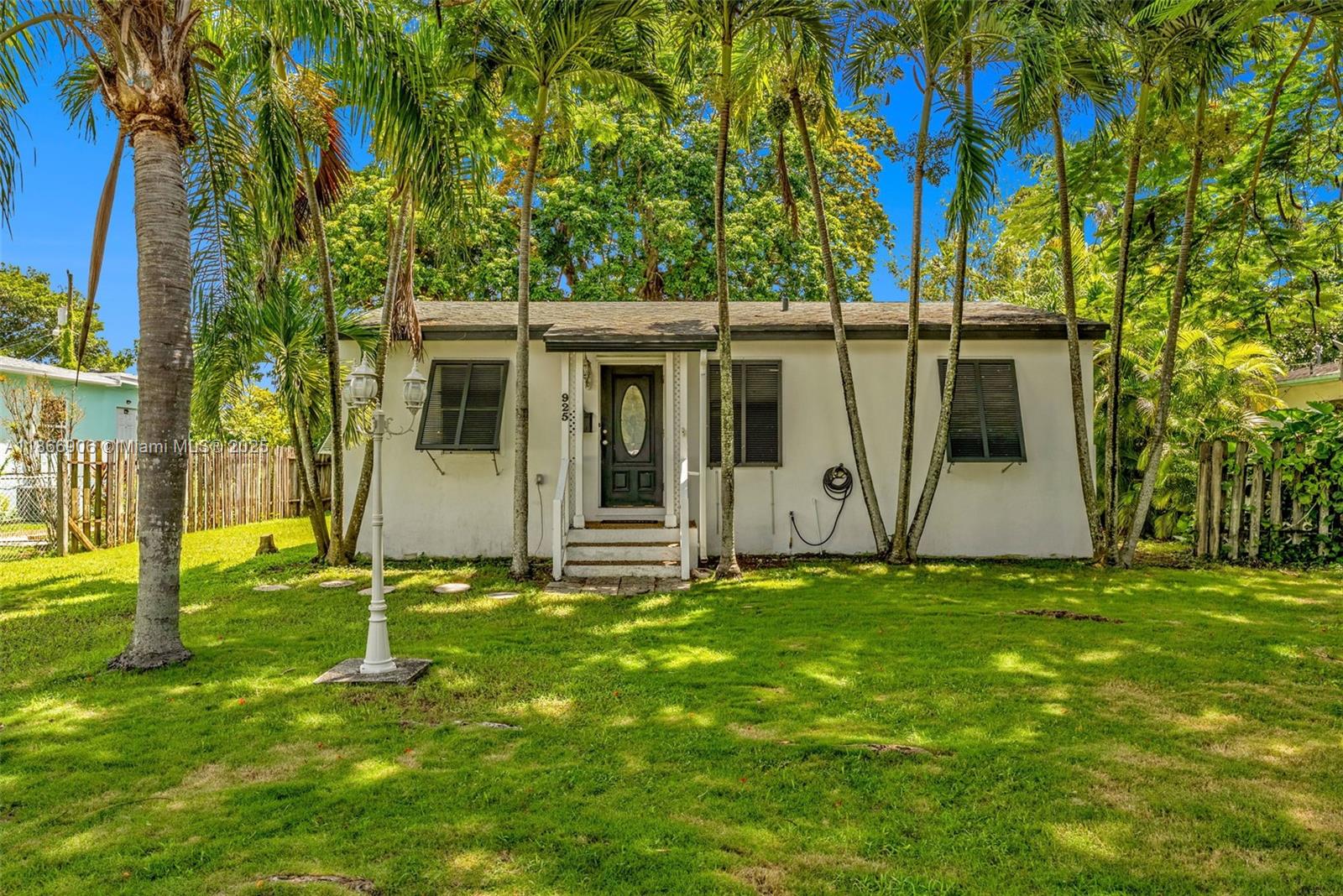 925 Nw 4th Ave Property Photo 1