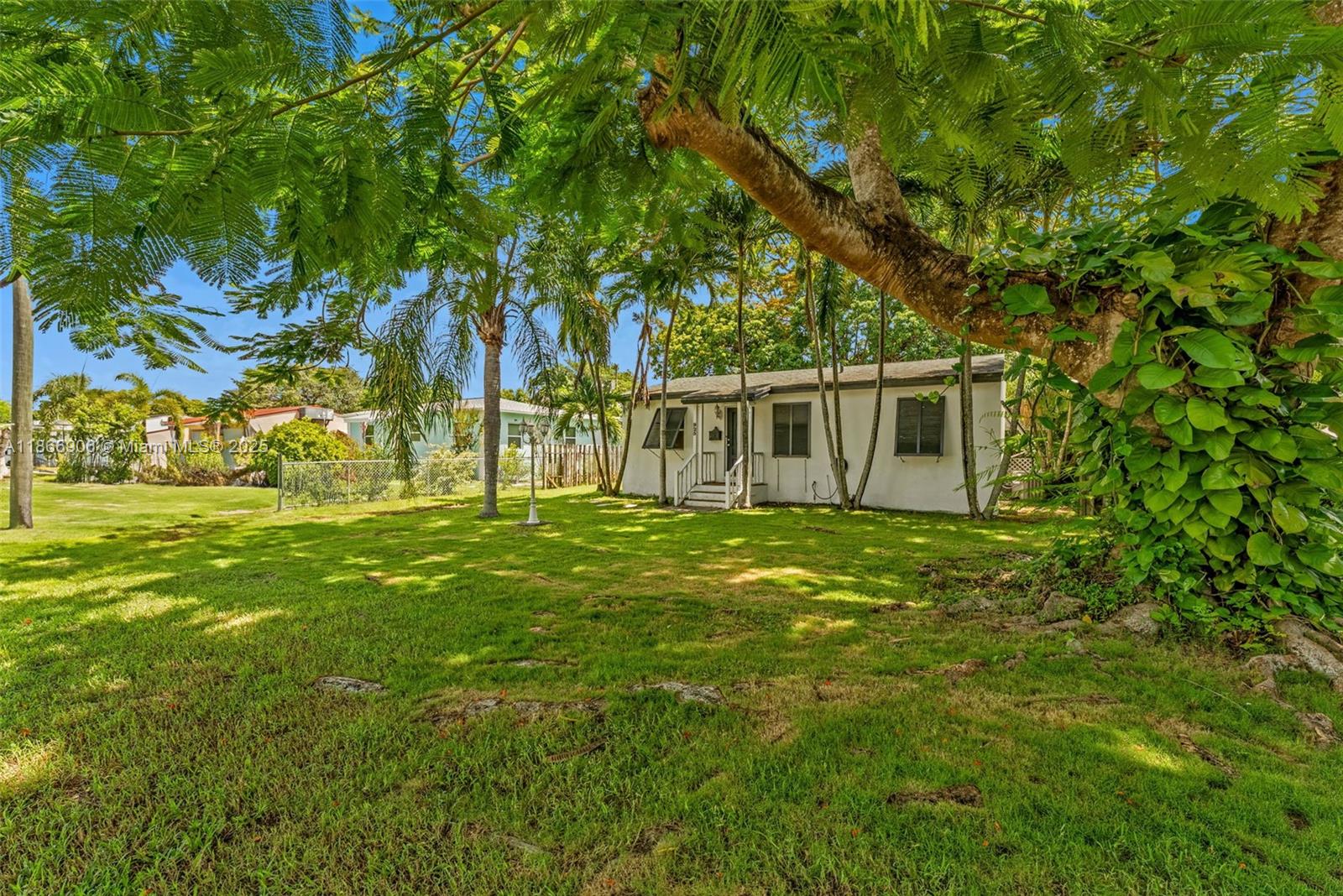 925 Nw 4th Ave Property Photo 2