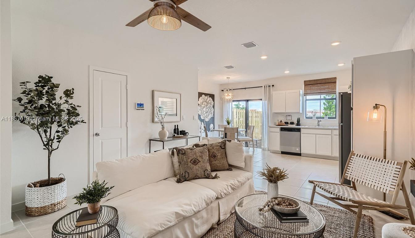 413 Ne 1st Dr 413 Property Photo 2