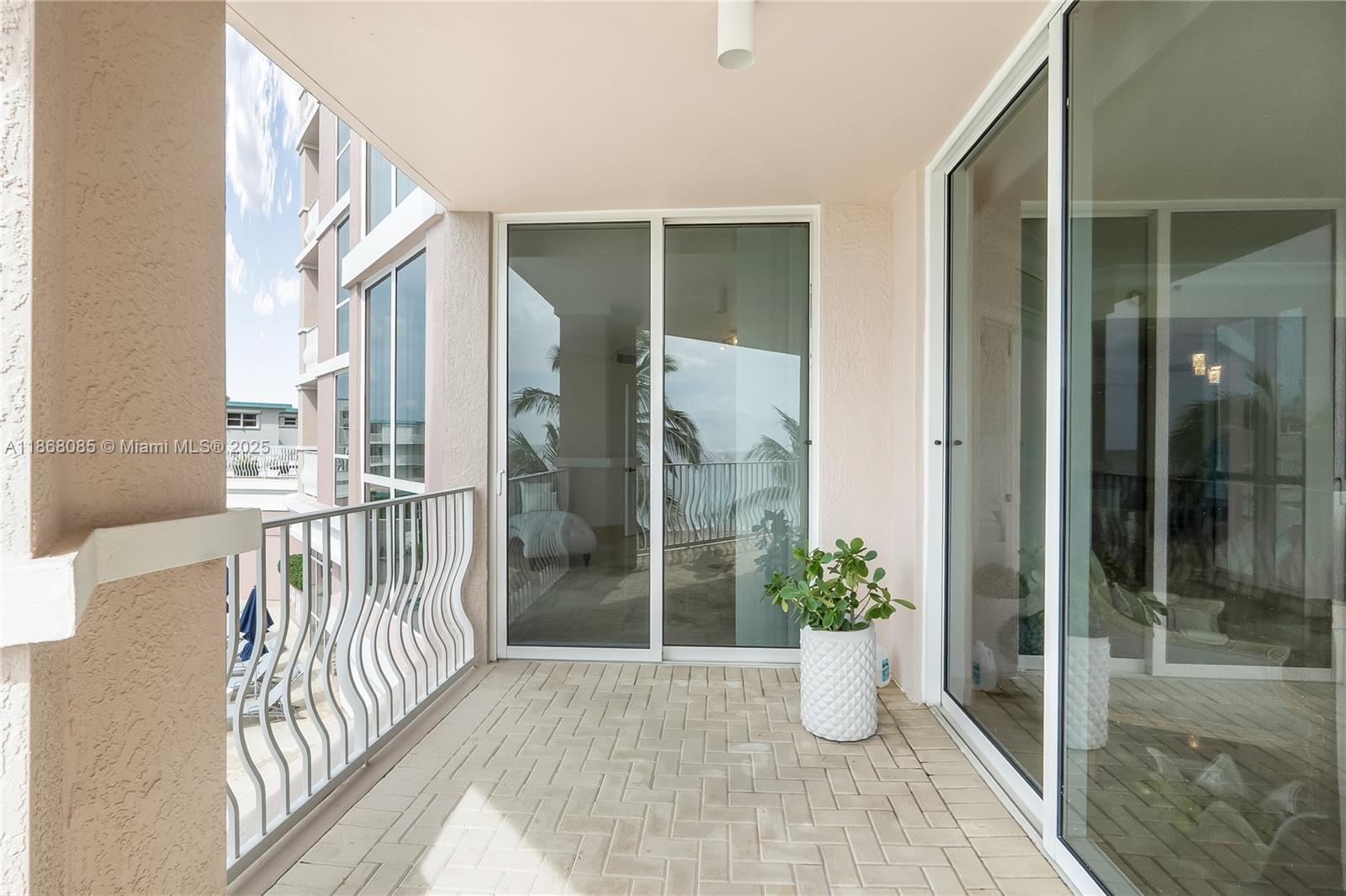 1460 S Ocean Blvd 304 Property Photo 11