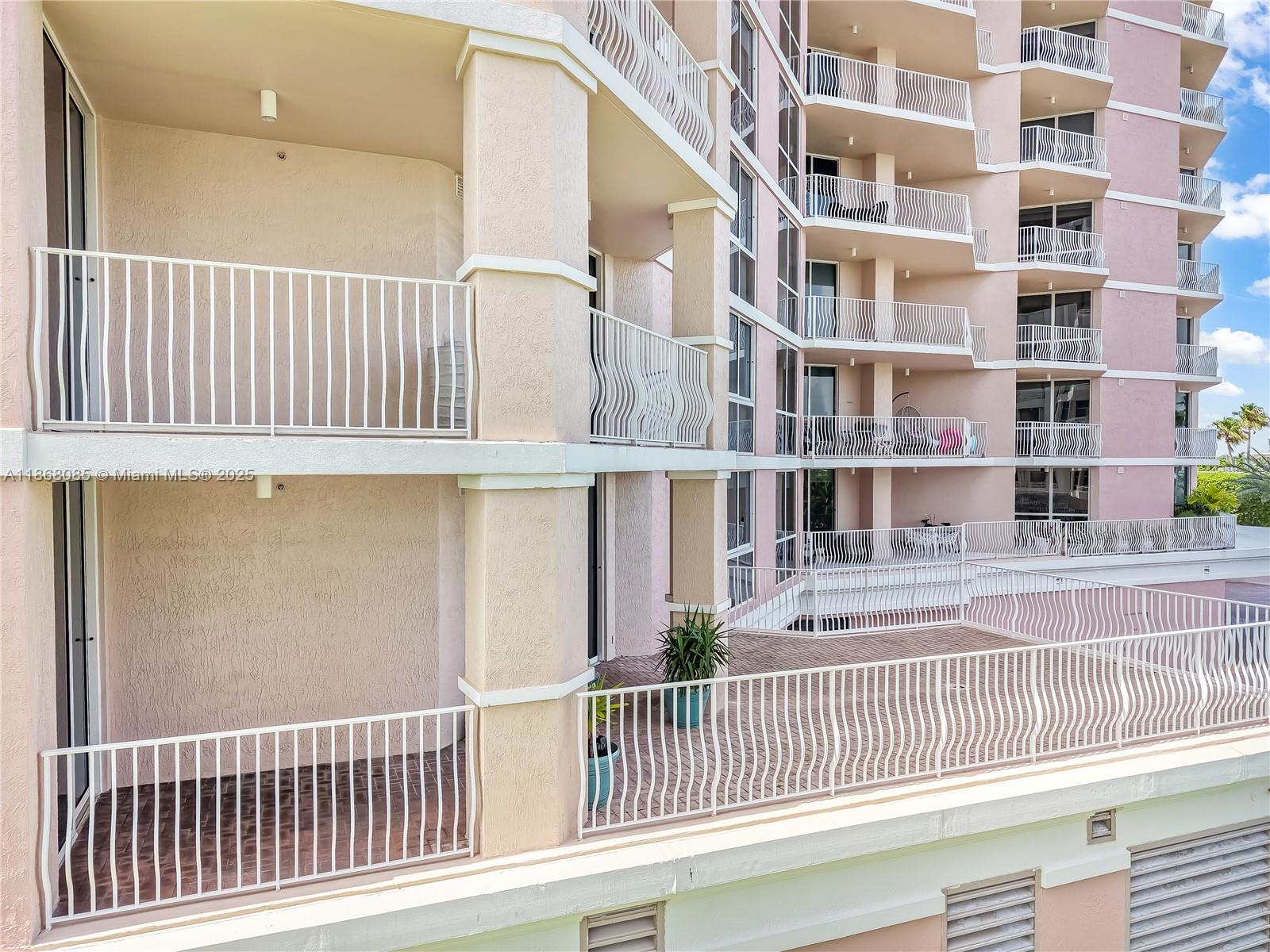1460 S Ocean Blvd 304 Property Photo 65