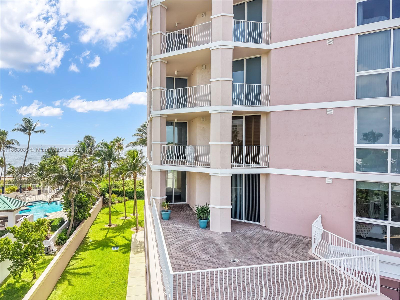 1460 S Ocean Blvd 304 Property Photo 66