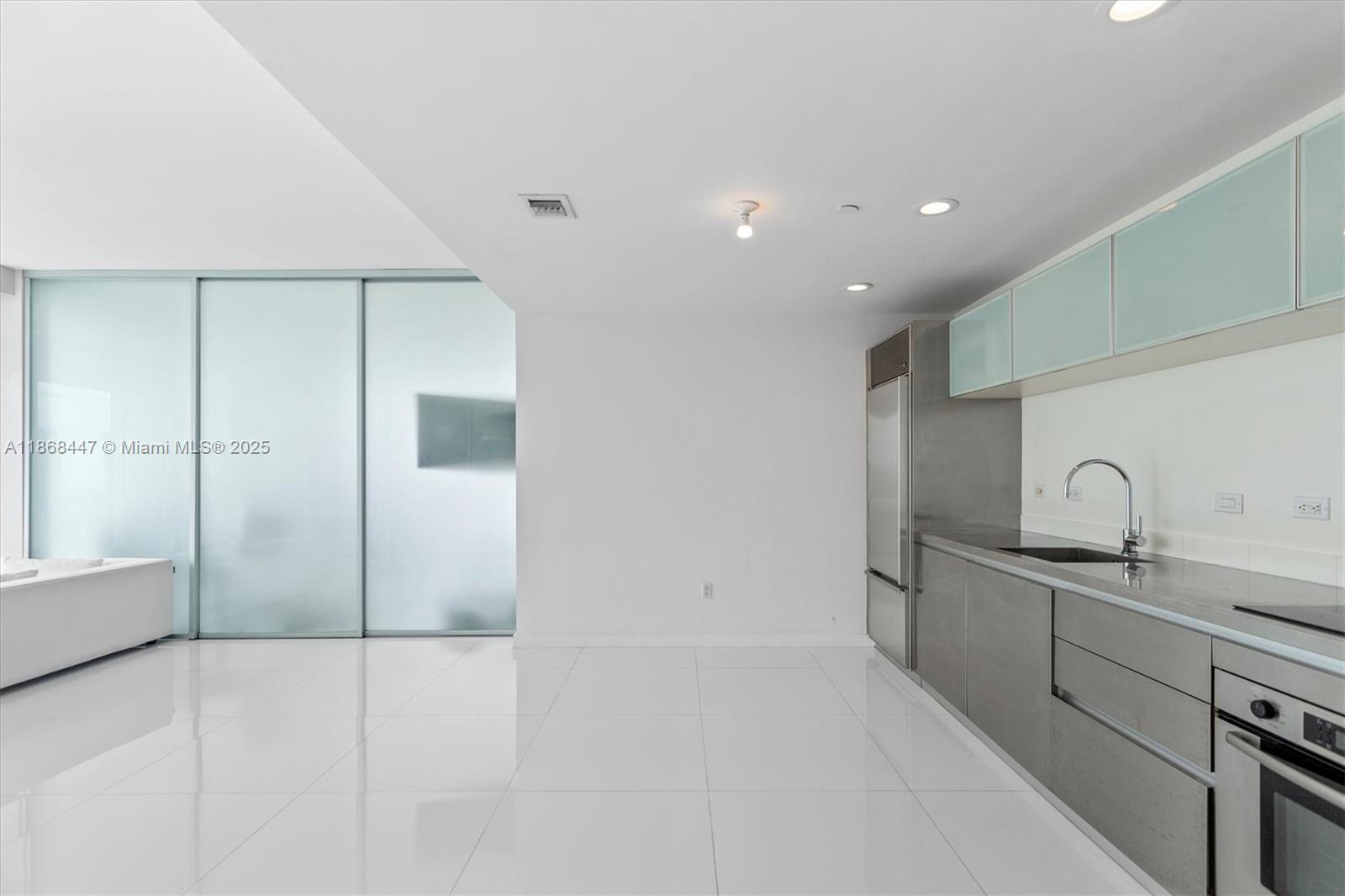 1040 Biscayne Blvd 3106 Property Photo 9